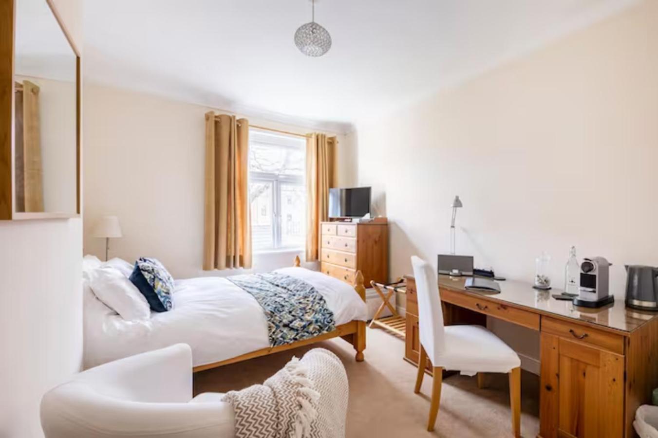 Room With Private Bath In Pontcanna Cardiff Exterior photo