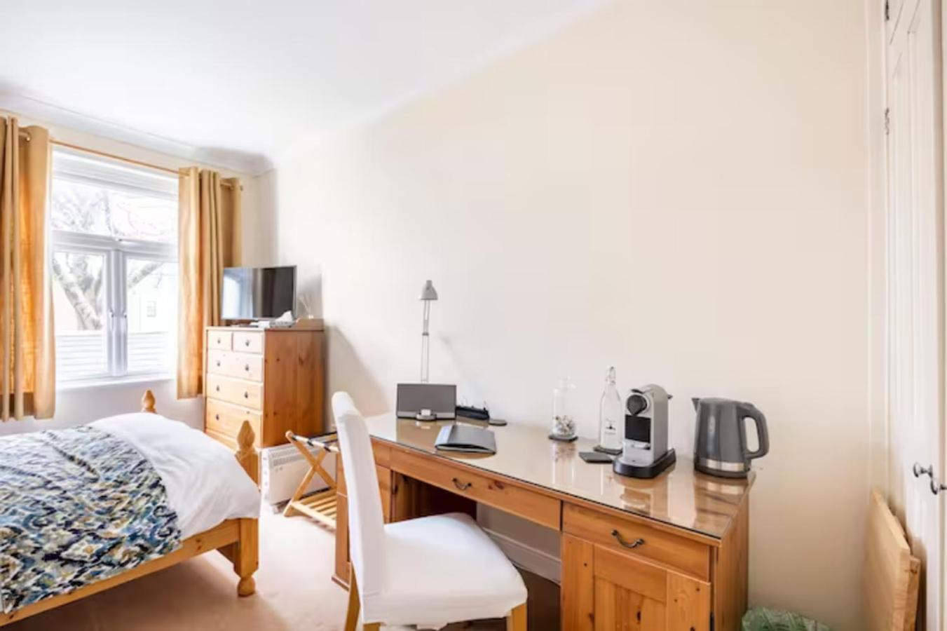 Room With Private Bath In Pontcanna Cardiff Exterior photo